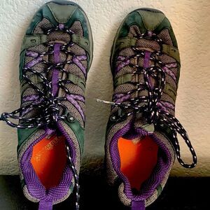 Merrell Vibram hiking shoes size 7 women black/purpl